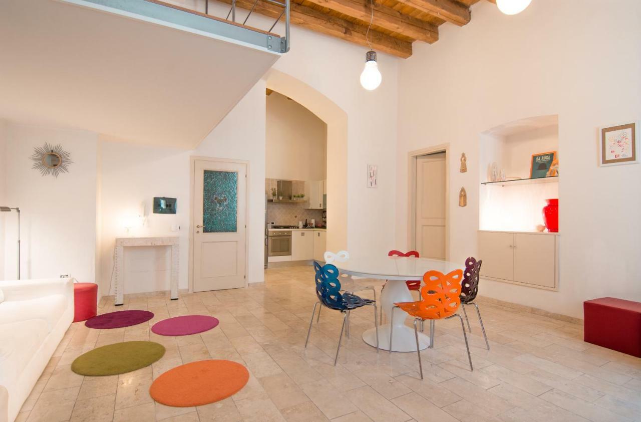 Modern Apartment In Historic Building Cagliari Ngoại thất bức ảnh