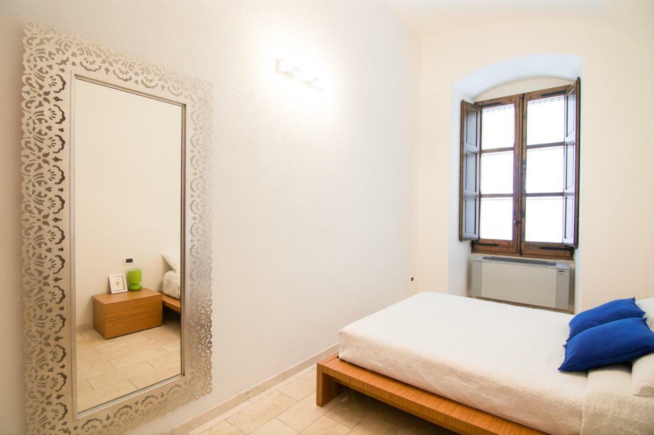 Modern Apartment In Historic Building Cagliari Ngoại thất bức ảnh