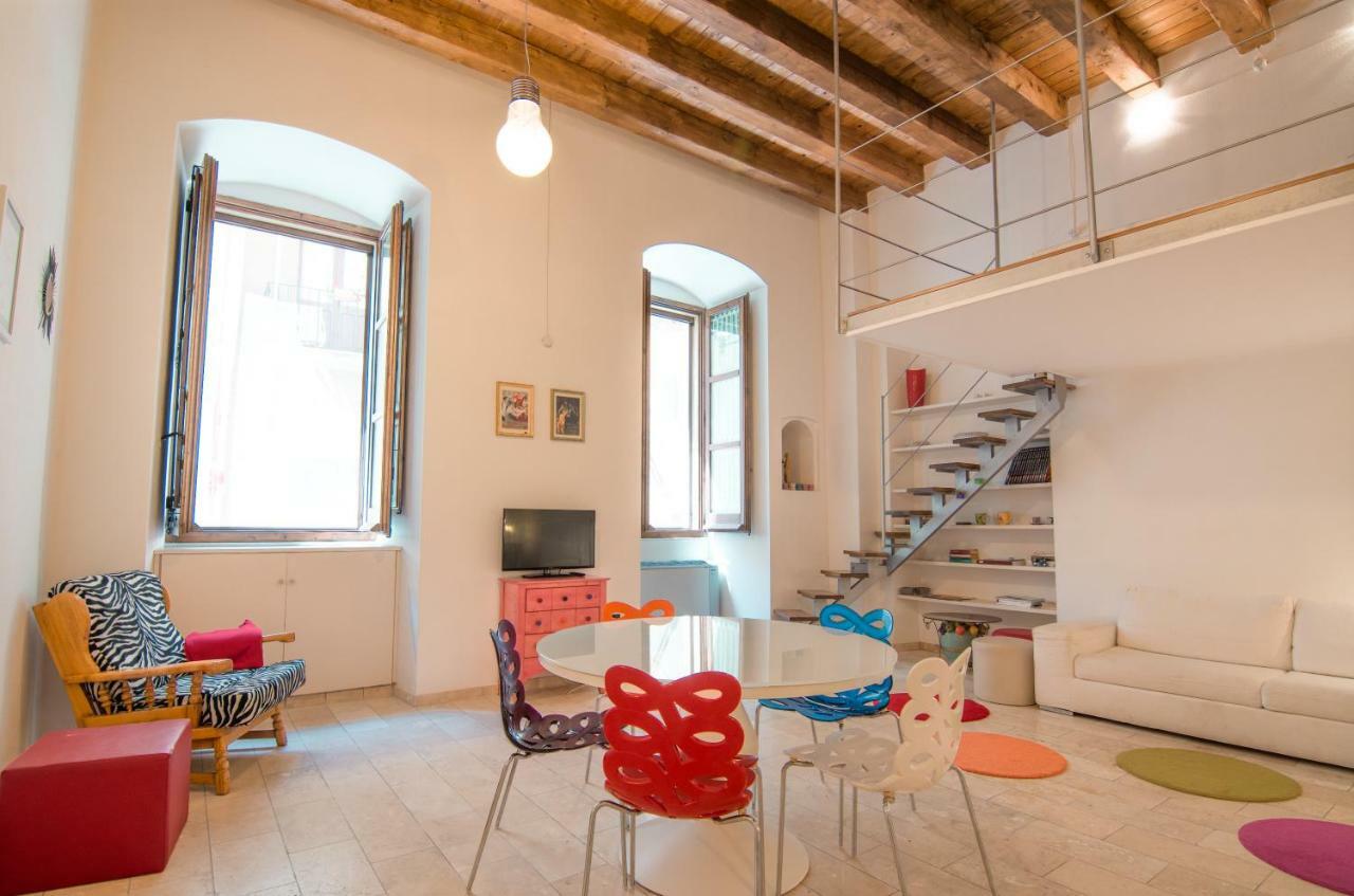 Modern Apartment In Historic Building Cagliari Ngoại thất bức ảnh