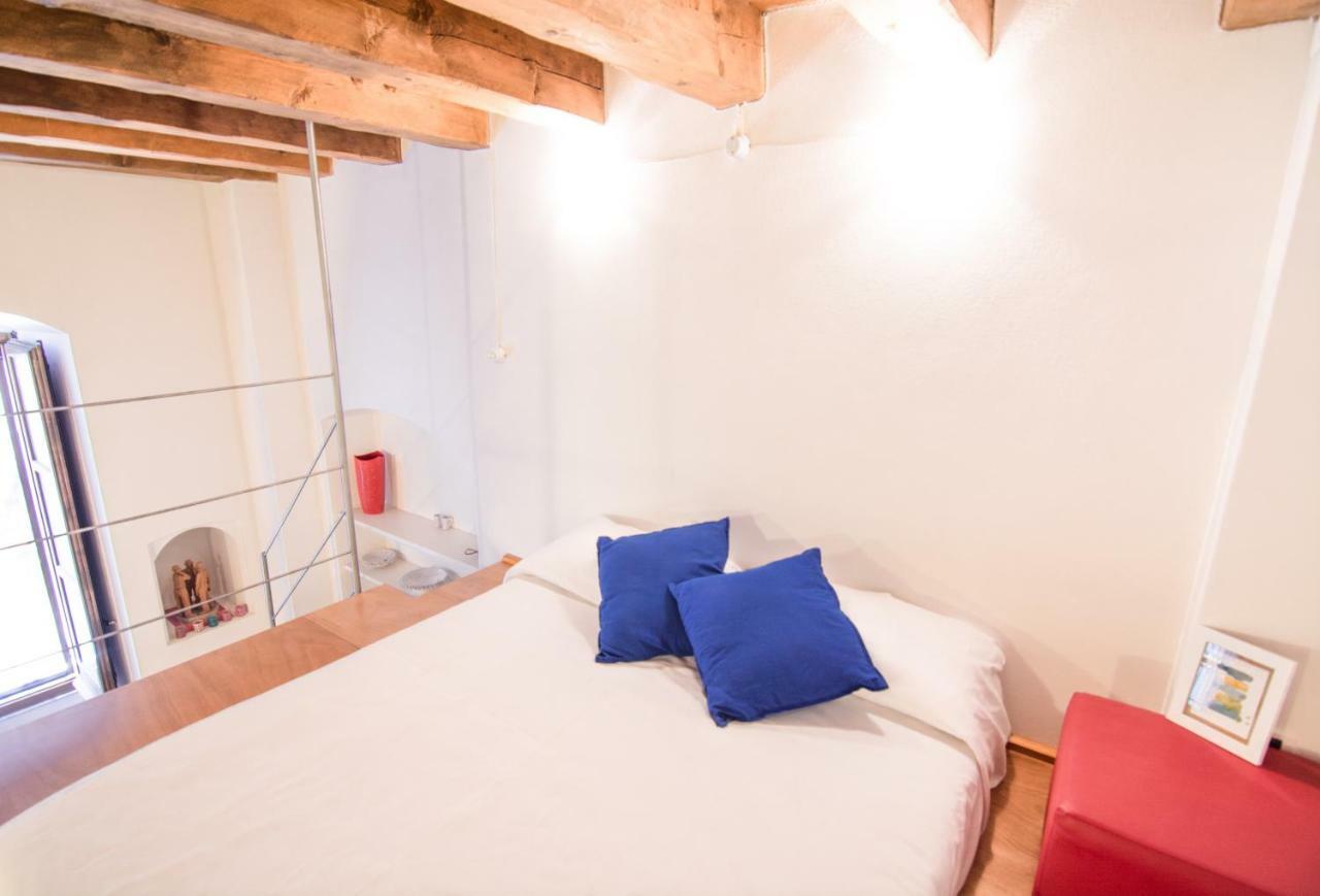 Modern Apartment In Historic Building Cagliari Ngoại thất bức ảnh