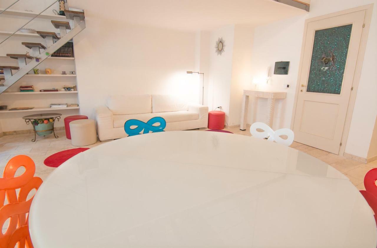 Modern Apartment In Historic Building Cagliari Ngoại thất bức ảnh