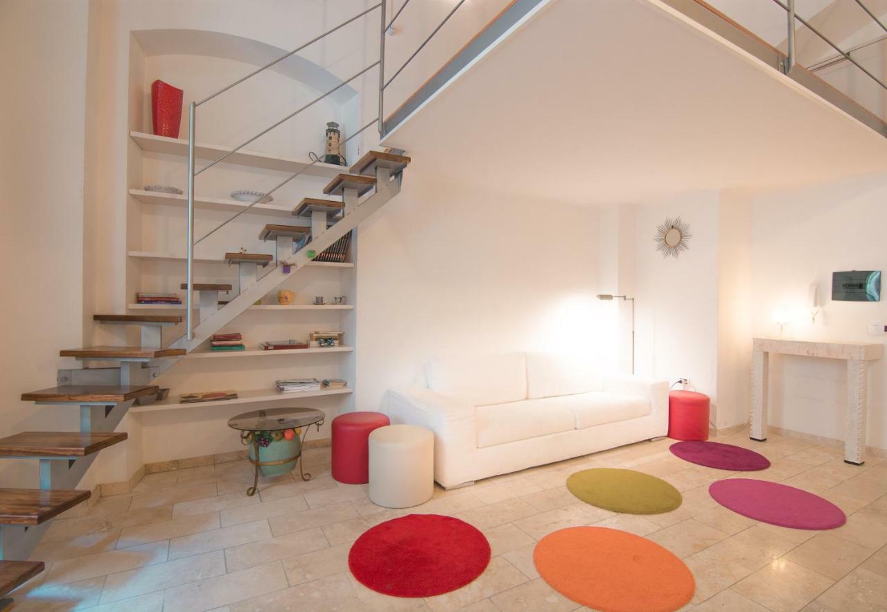 Modern Apartment In Historic Building Cagliari Ngoại thất bức ảnh