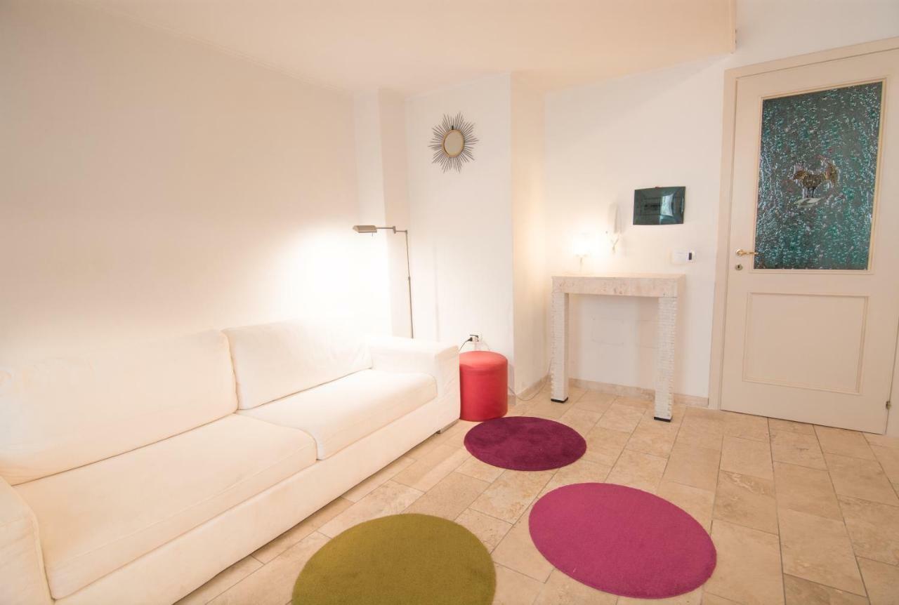 Modern Apartment In Historic Building Cagliari Ngoại thất bức ảnh