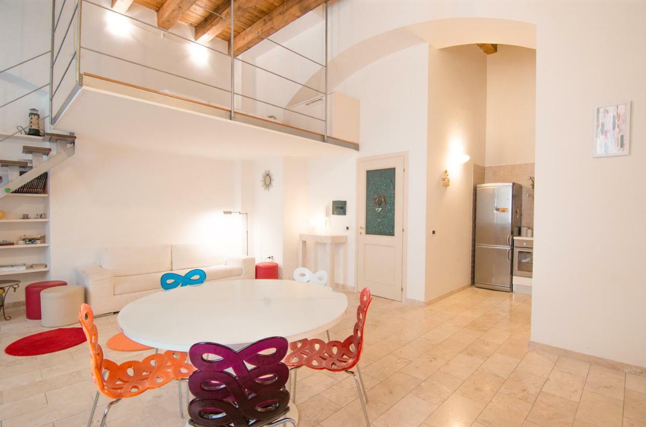 Modern Apartment In Historic Building Cagliari Ngoại thất bức ảnh