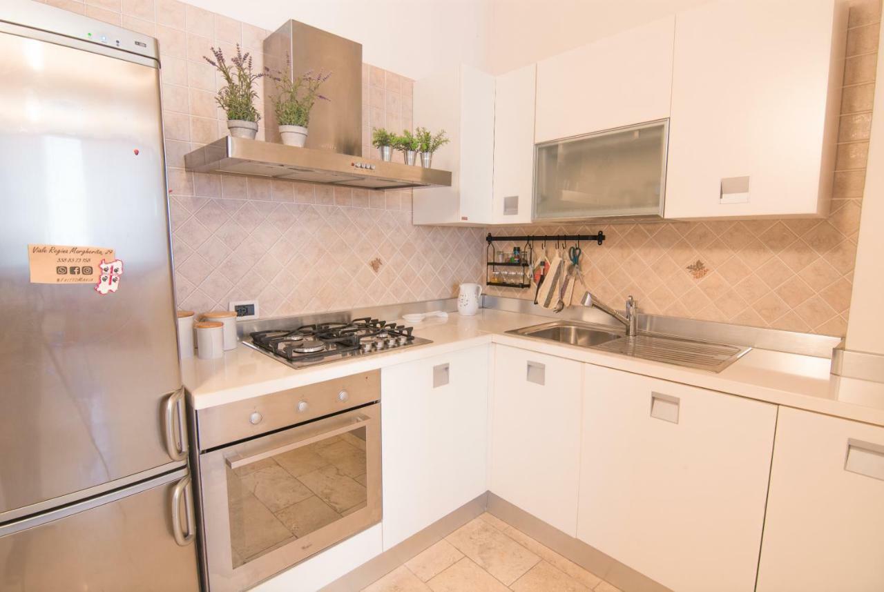 Modern Apartment In Historic Building Cagliari Ngoại thất bức ảnh