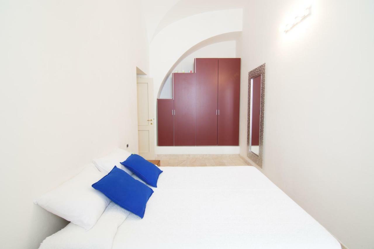 Modern Apartment In Historic Building Cagliari Ngoại thất bức ảnh