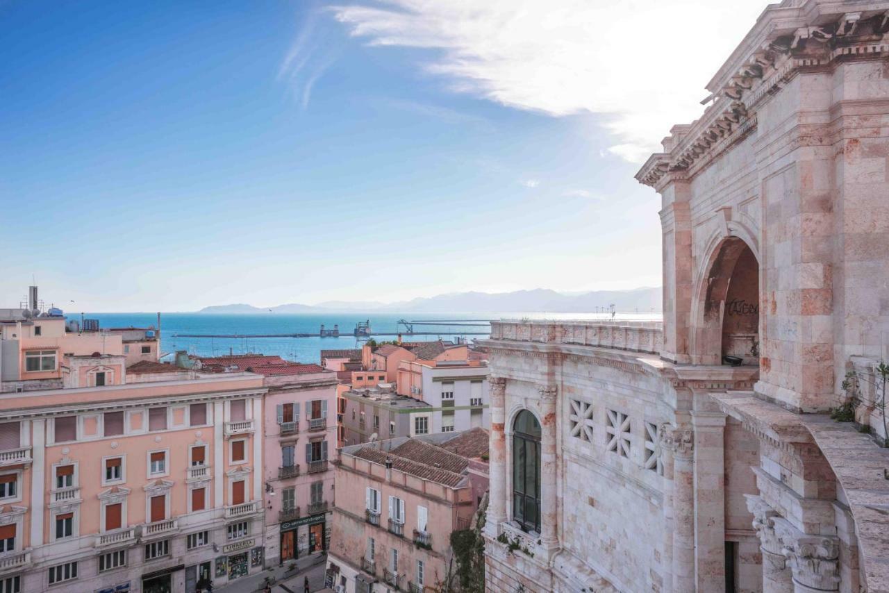 Modern Apartment In Historic Building Cagliari Ngoại thất bức ảnh